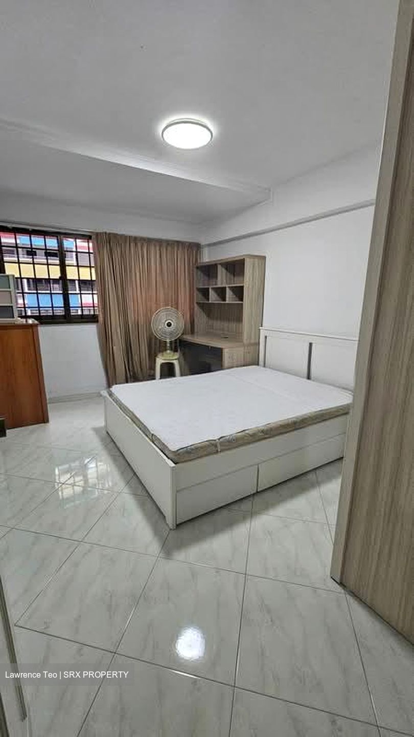 Blk 240 Yishun Ring Road (Yishun), HDB 5 Rooms #577313611